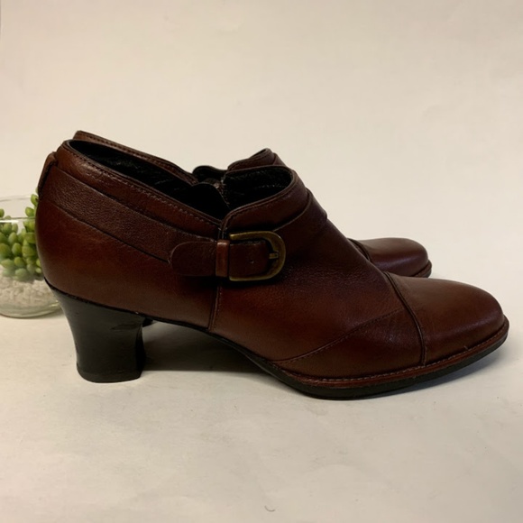 Clarks Brown Leather Buckle Detail Ankle Boots - Picture 2 of 8